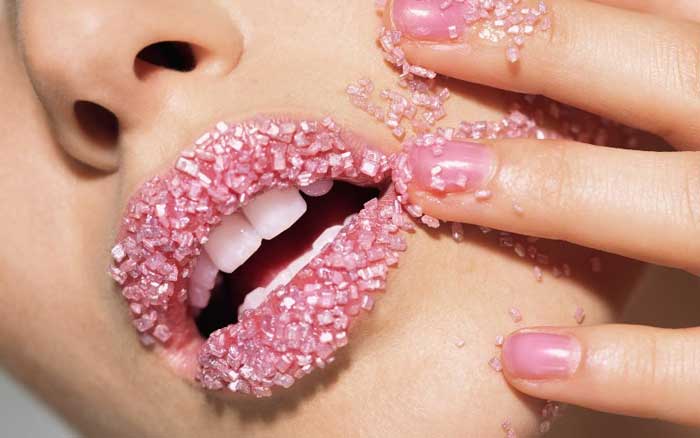 حجیم کردن لب با محصولات گیاهی