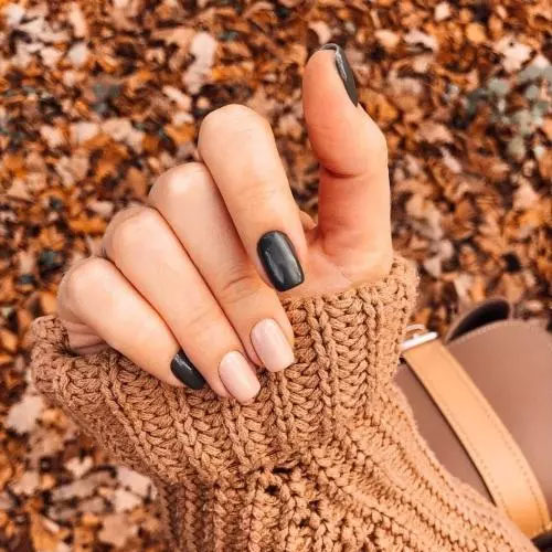 ترند رنگ لاک ناخن پاییزی سال ۲۰۲۱